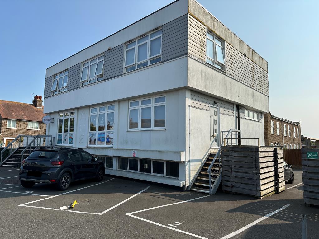 Lot: 89 - FIRST FLOOR STUDIO FLAT FOR INVESTMENT - External of property